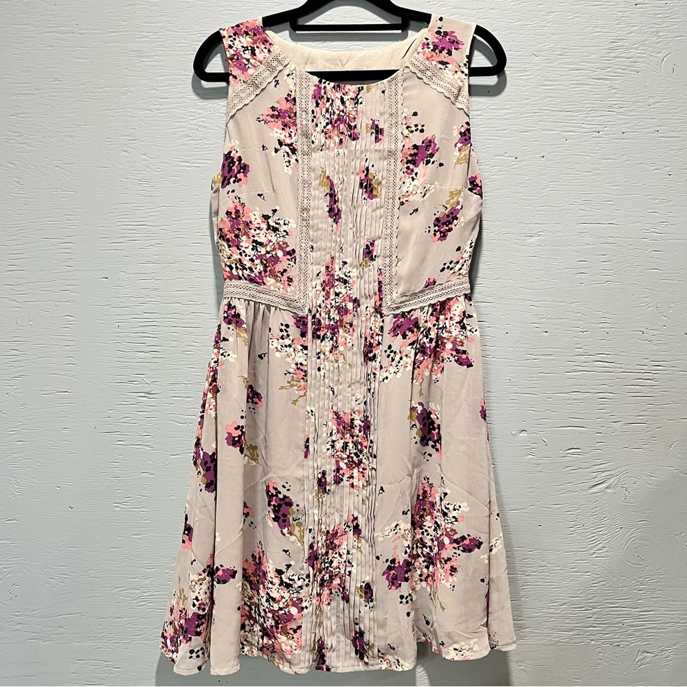 Darling Floral Patterned Fully Lined Crochet Plea… - image 2